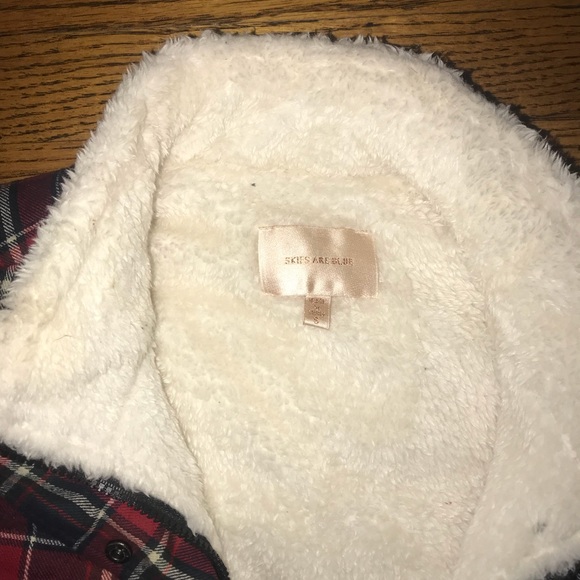 Fuzzy Plaid Vest - Picture 2 of 2